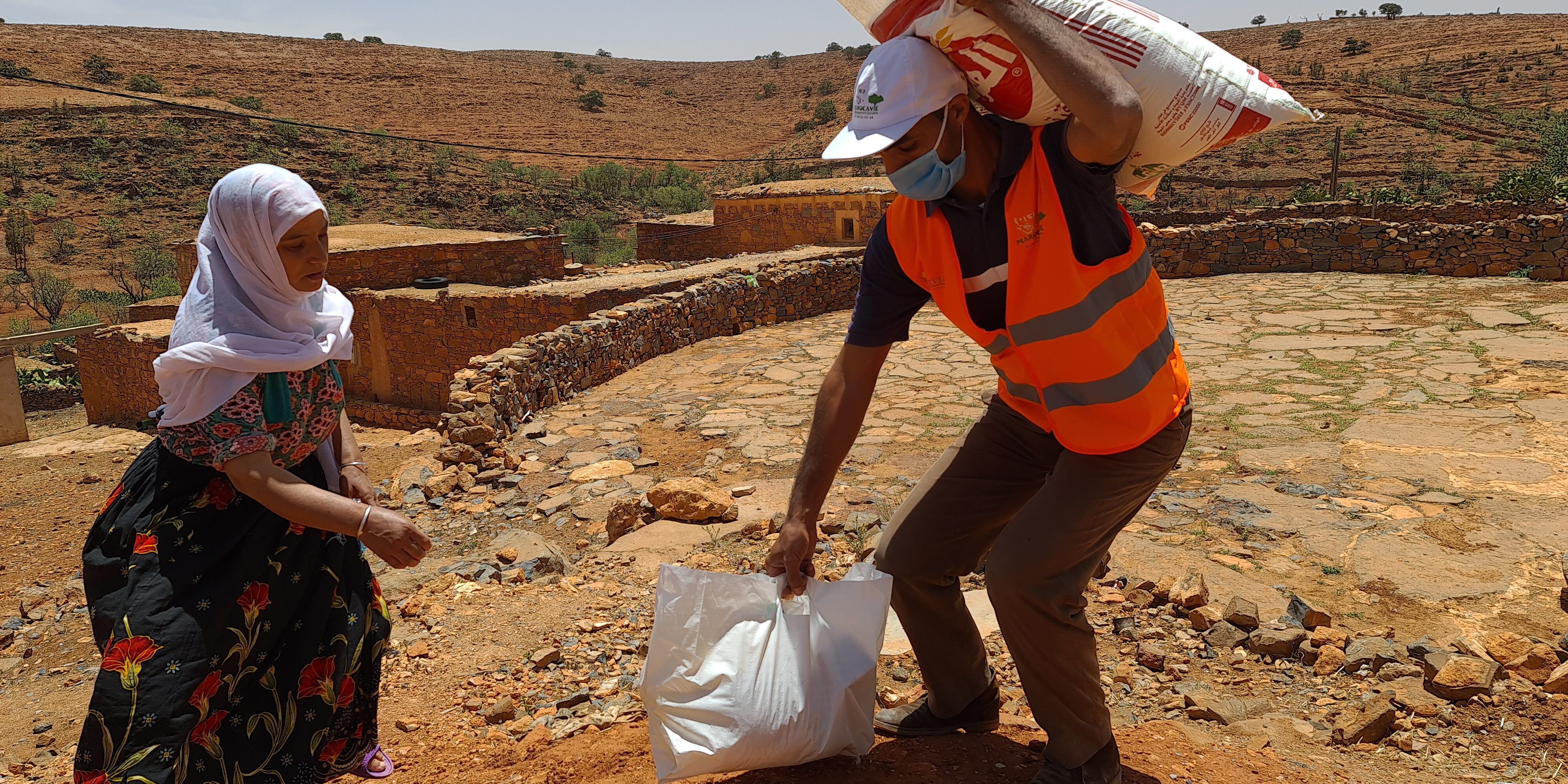 Marocavie – Distribution de paniers solidaires – 01 Marocavie - Distribution de paniers solidaires - 01