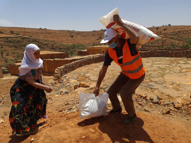 Marocavie – Distribution de paniers solidaires – 01 Marocavie - Distribution de paniers solidaires - 01